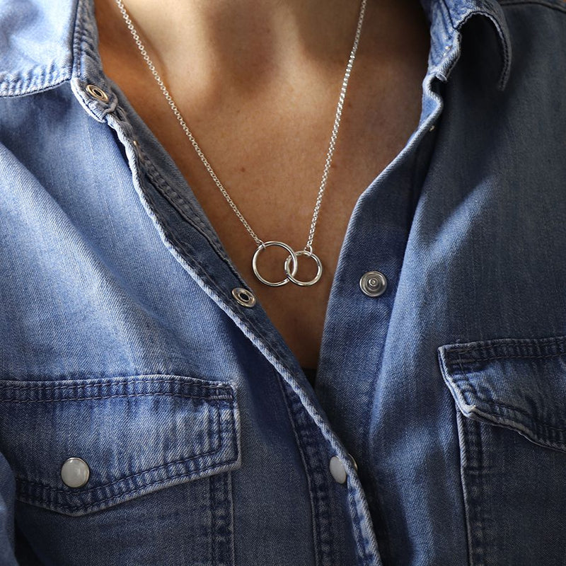 03504 Silver Plated Linked Double Hoop Necklace By Pom