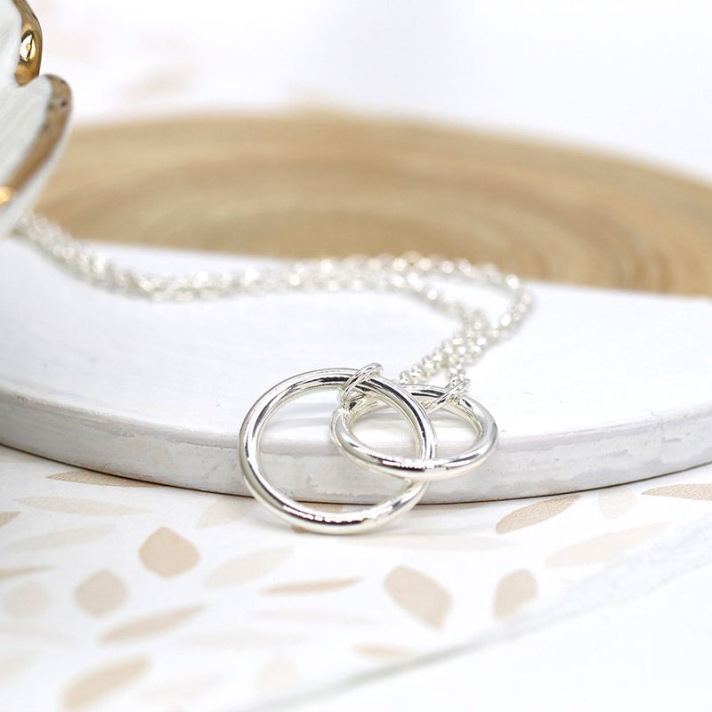 03504 Silver Plated Linked Double Hoop Necklace By Pom